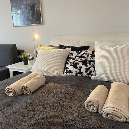 Charming Apartment Near City Center Wina Bagian luar foto